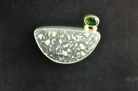 Diorite and Chrome Diopside 22ct gold and silver brooch
