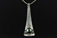 Black pearl and Sterling silver pendant